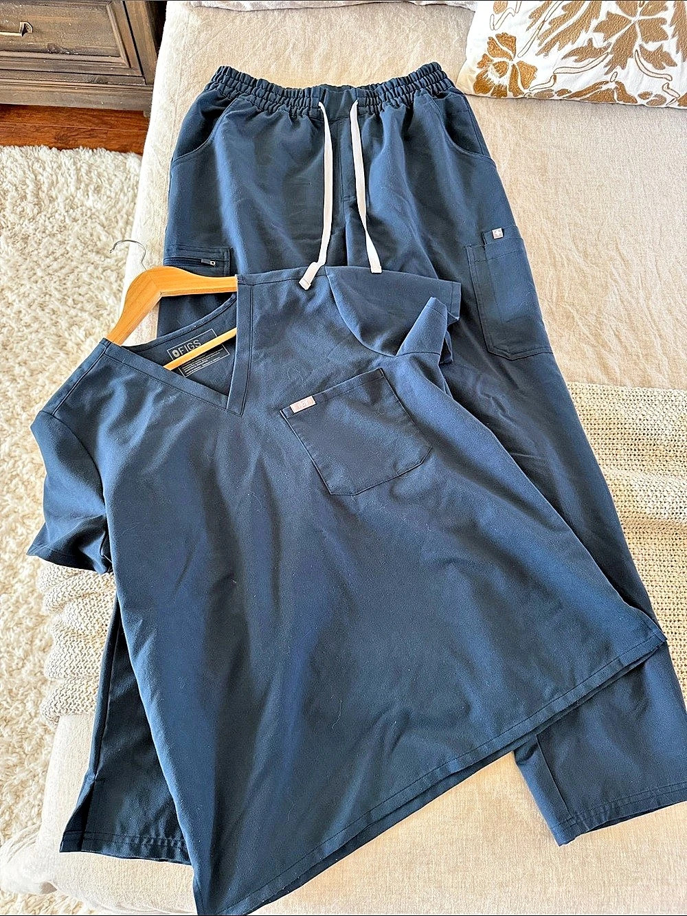FIGS Technical Collection in Blue Size Large Very Good Condition